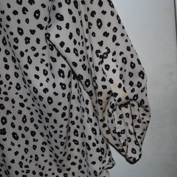 Lush Long Sleeve Hi-Lo blouse - Picture 3 of 5